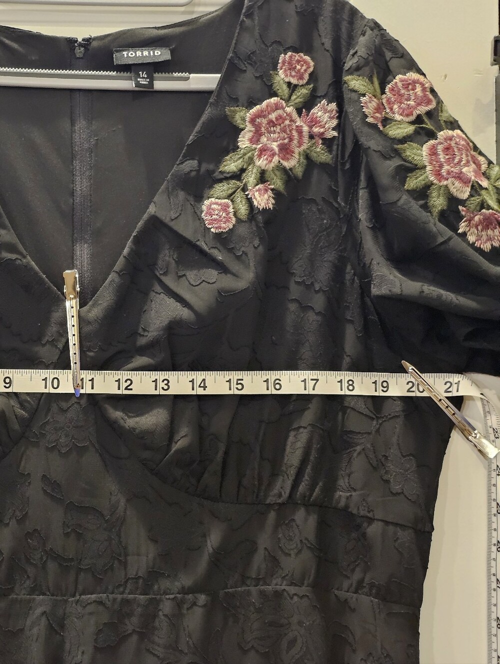 torrid Runway Collection Black Lace Maxi Dress with Red Rose Embroidery Size 14 - Picture 12 of 16
